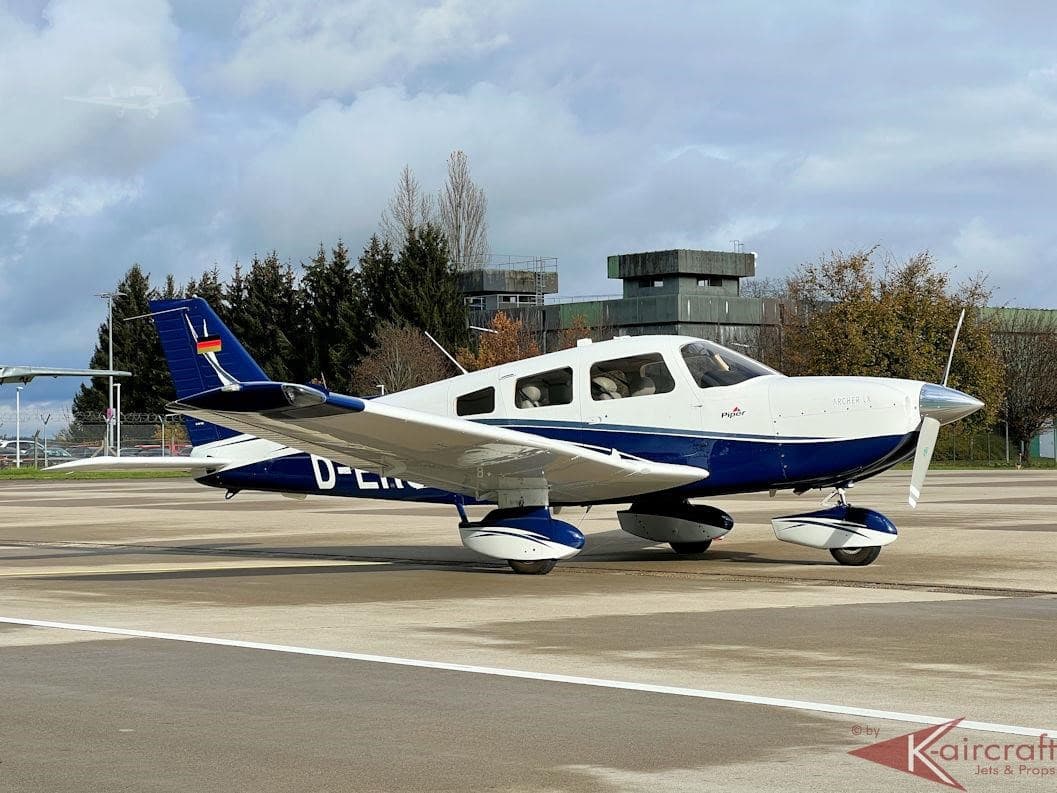 Piper Archer G-GOST side view