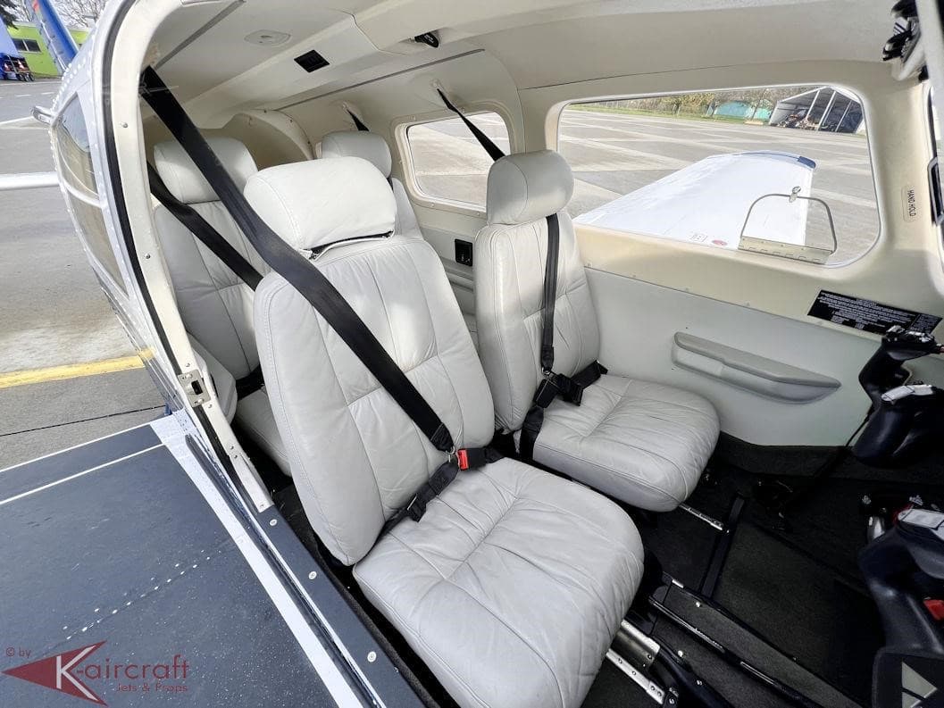 Piper Archer G-GOST front cabin interior